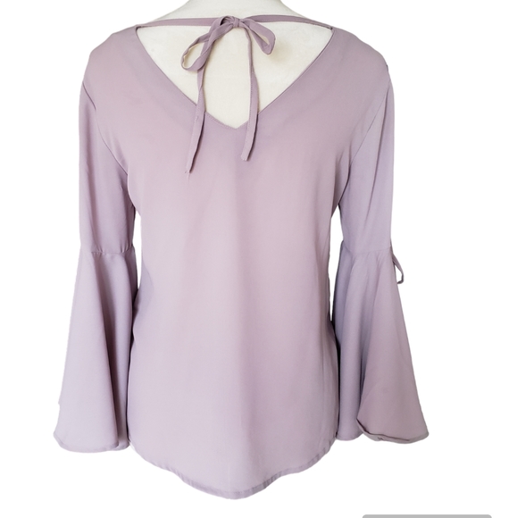 Charlotte Russe Light Purple V Neck Open Tie Flare Sleeve Blouse Size XS - Picture 3 of 6